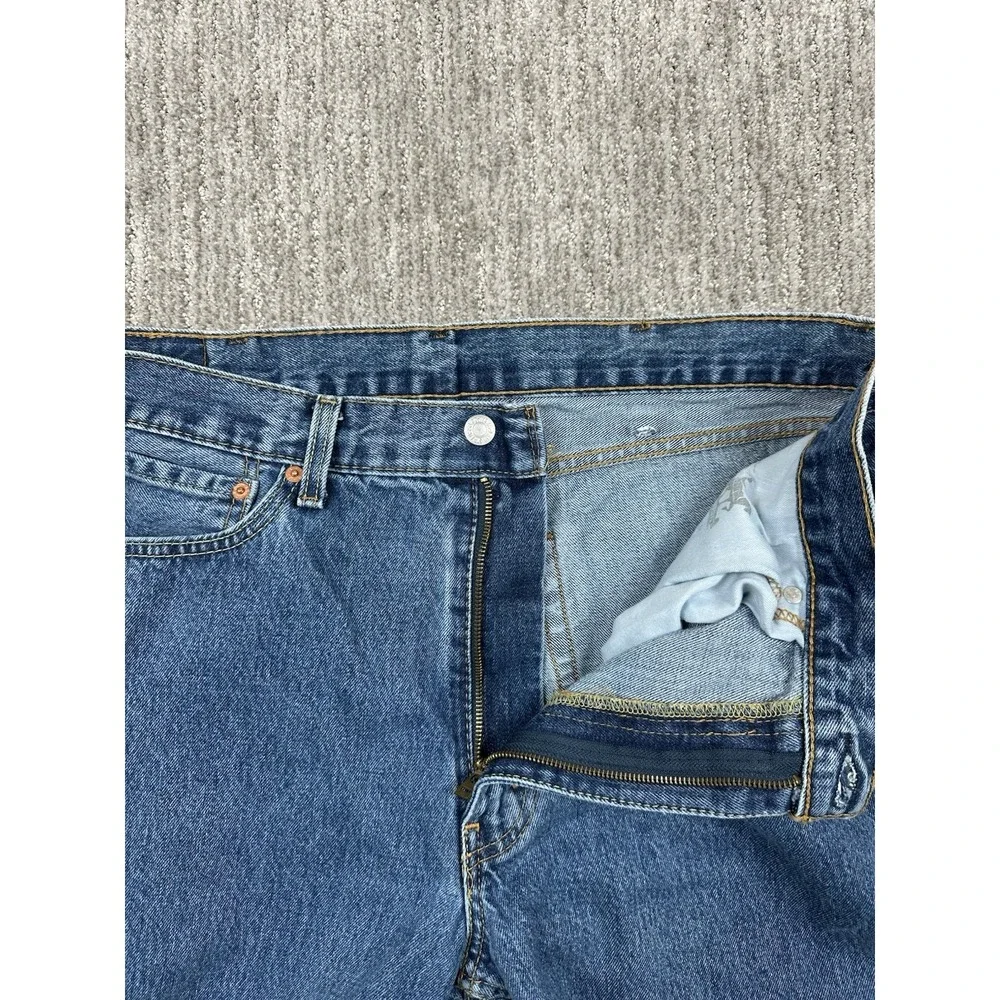 Levis 550 Relaxed Jeans Mens 38x32 Light Wash Blue Denim 100% Cotton
